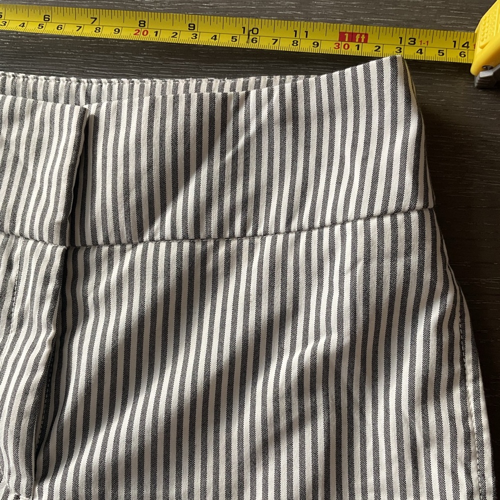 *** DYNAMITE Work or Play friendly pinstriped Belted ankle Women's Pant - Picture 7 of 9